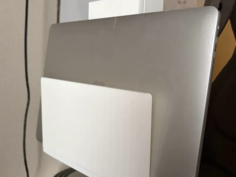 mac book holder