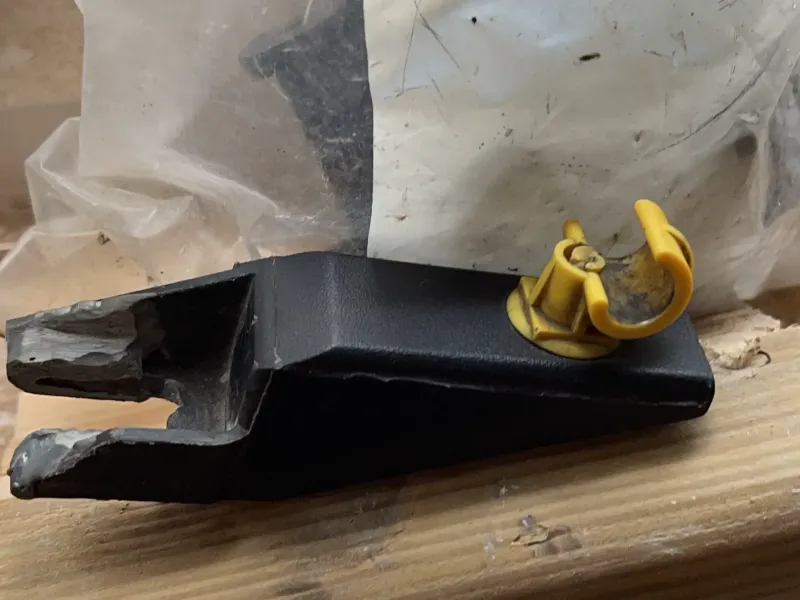 SEAT LEON BONNET STAY ARM HOLDER