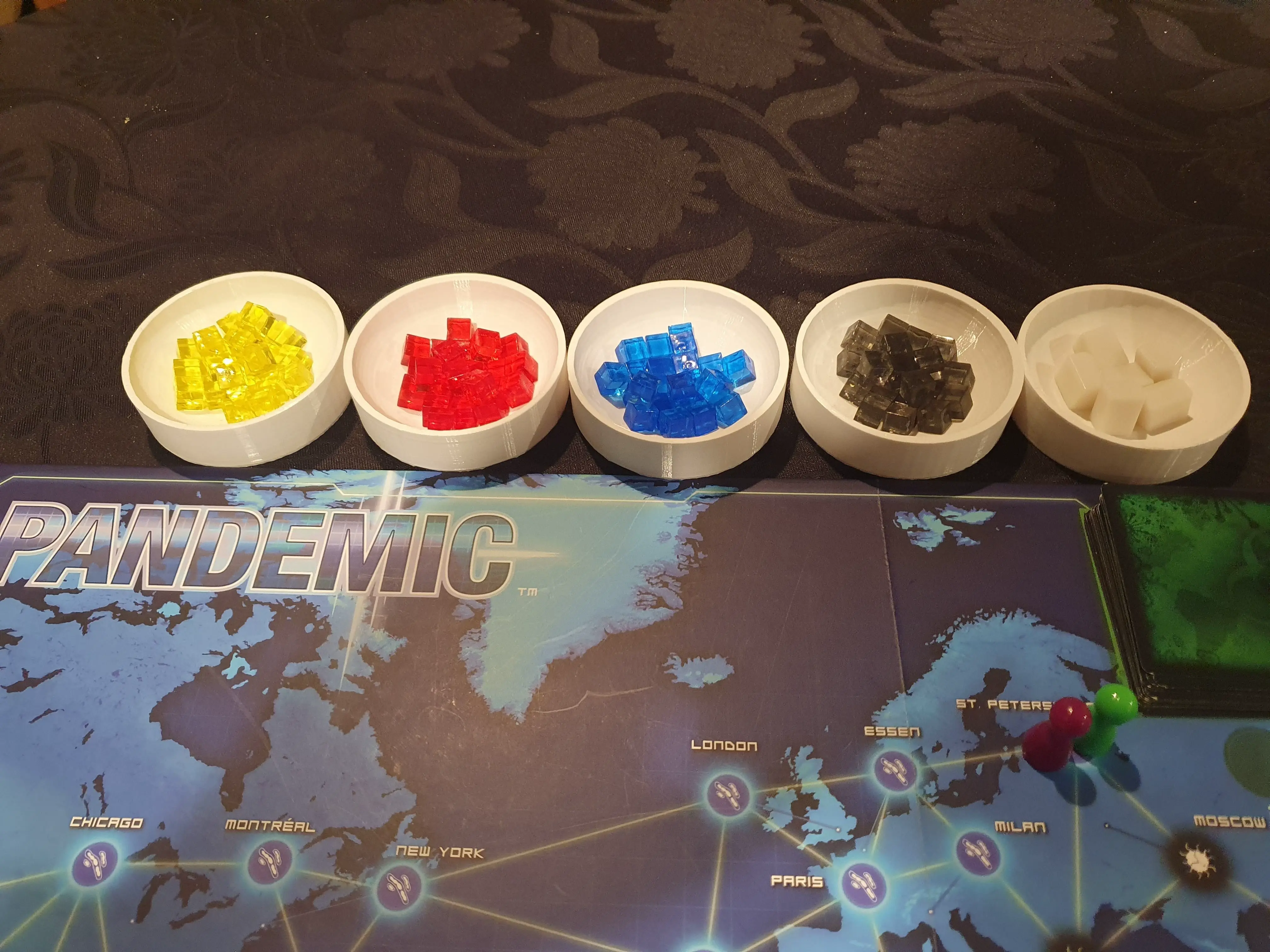 STACKABLE BOARDGAME CIRCULAR COMPONENT TOKEN TRAY
