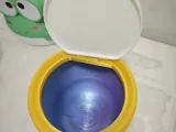 黄色い小さな帽子のゴミ箱-1