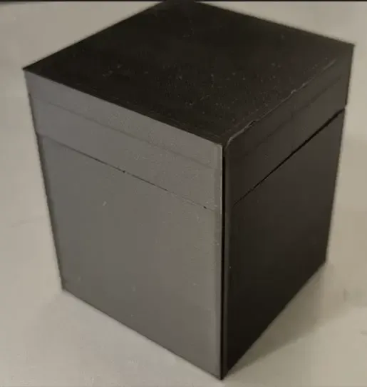 Caja contenedora cuadrada