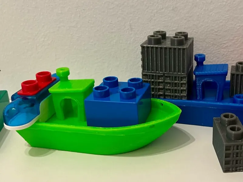 Duplo Benchy (stable floating & no supports!)
