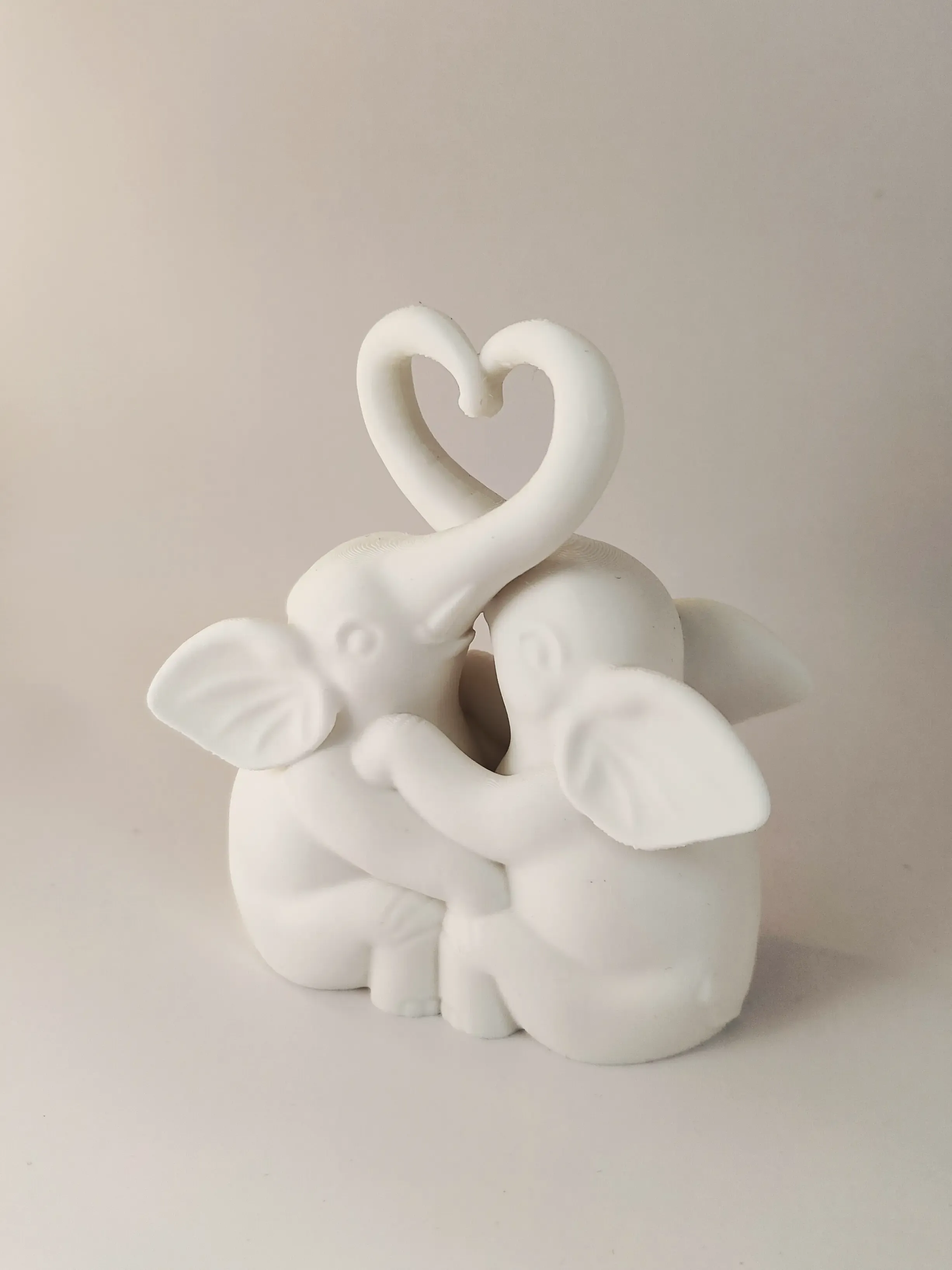 Valentine's elephants sculpture, cute elephants form a heart
