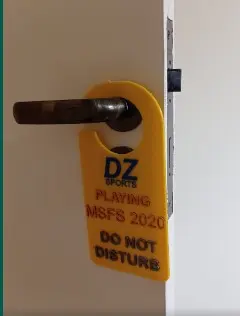 Plate DO NOT DISTURB