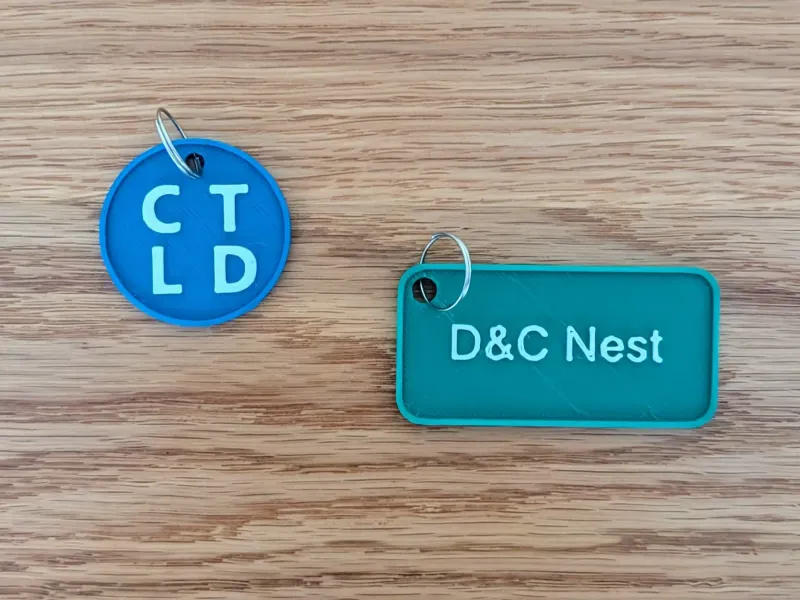 Keychains with adjustable text
