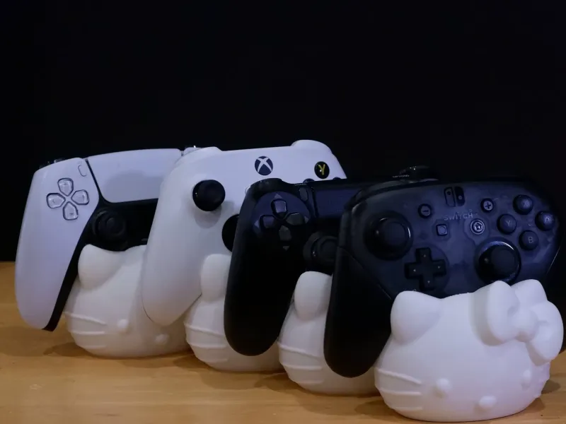 Hello kitty controller holder ( ps4/ps5/switch/xbox)