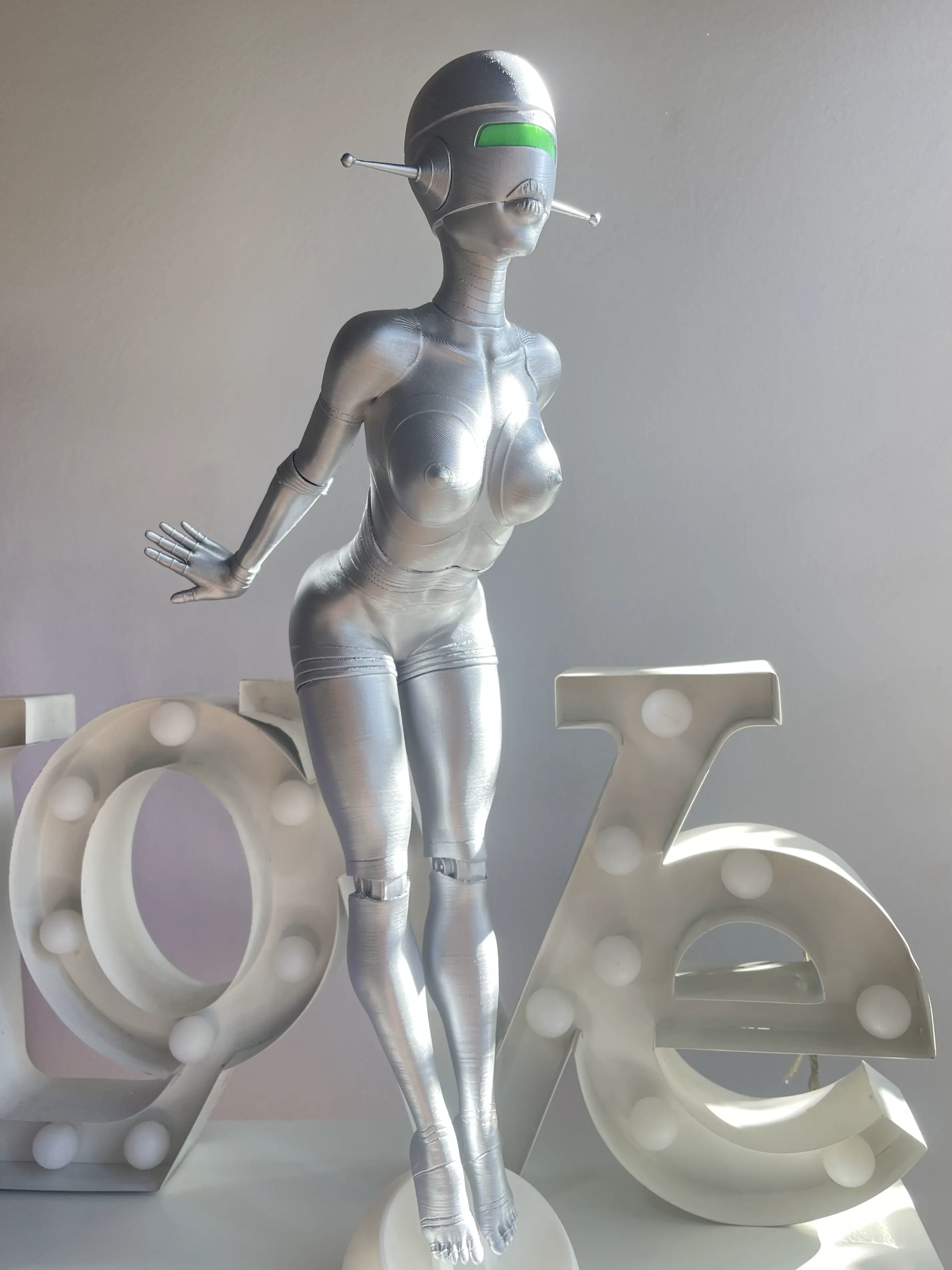 ROBOT SCULPTURE