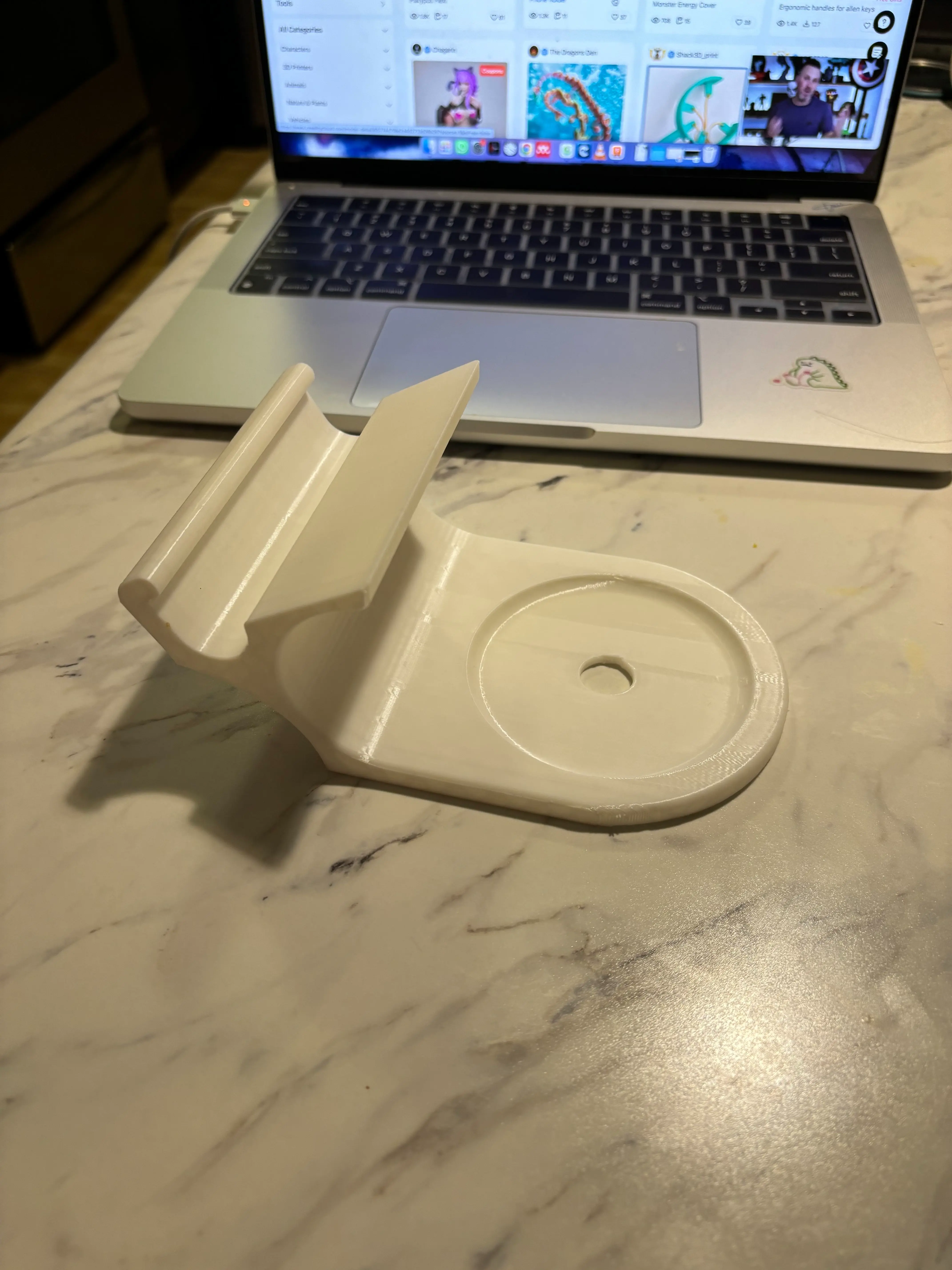 Laptop stand - Ipad stand - phone holder