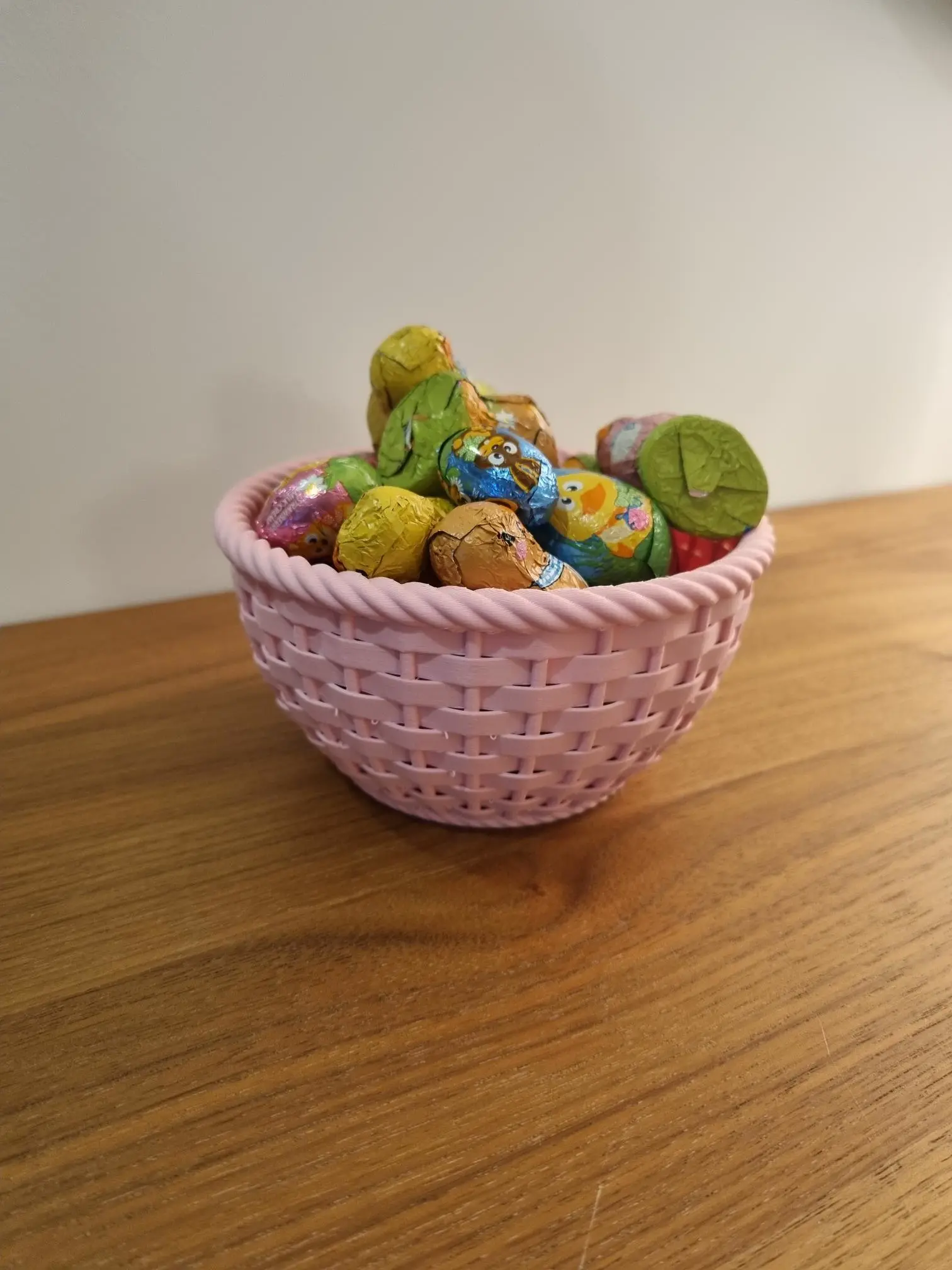 Woven spring Basket