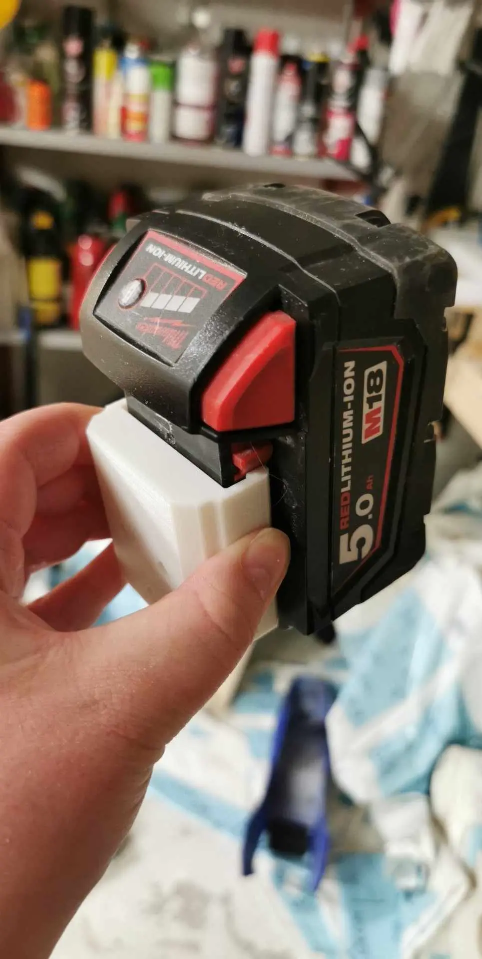 Milwuakee battery holder M18