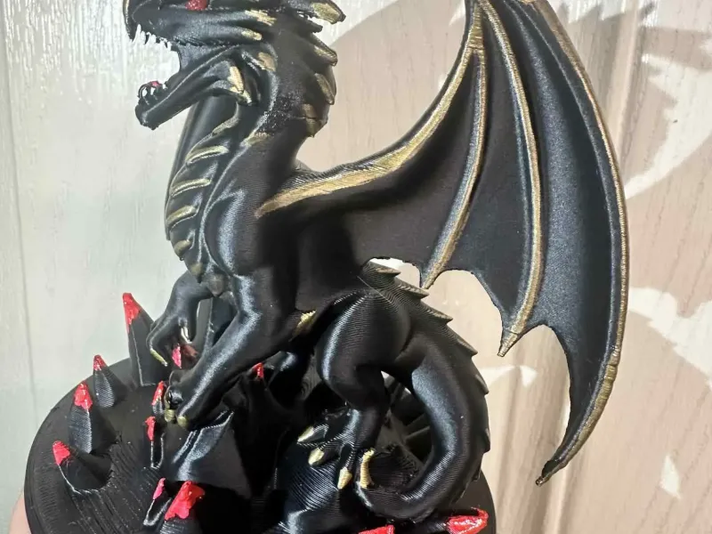Estatua de dragón wyrm de fragmento de cristal de obsidiana