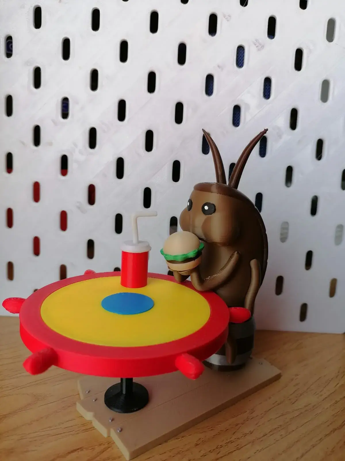 COCKROACH SPONGEBOB / CUCARACHA DE BOB ESPONJA