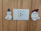 SOPORTE PARA TOMACORRIENTES O ENCHUFE-3