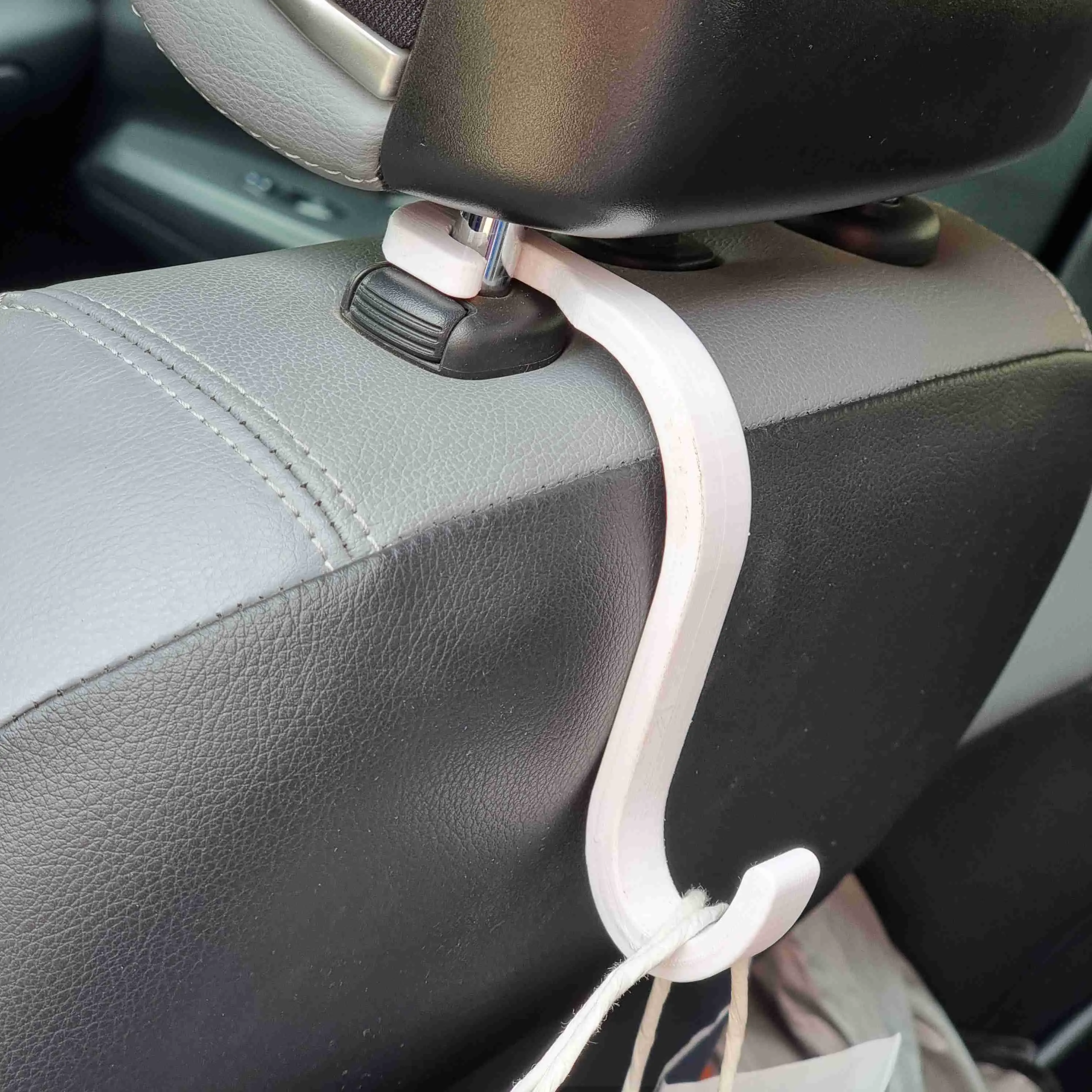 CAR SEAT HANGER