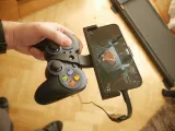 Phone holder for Logitech Gamepad (POCO F8 Ultra)-1