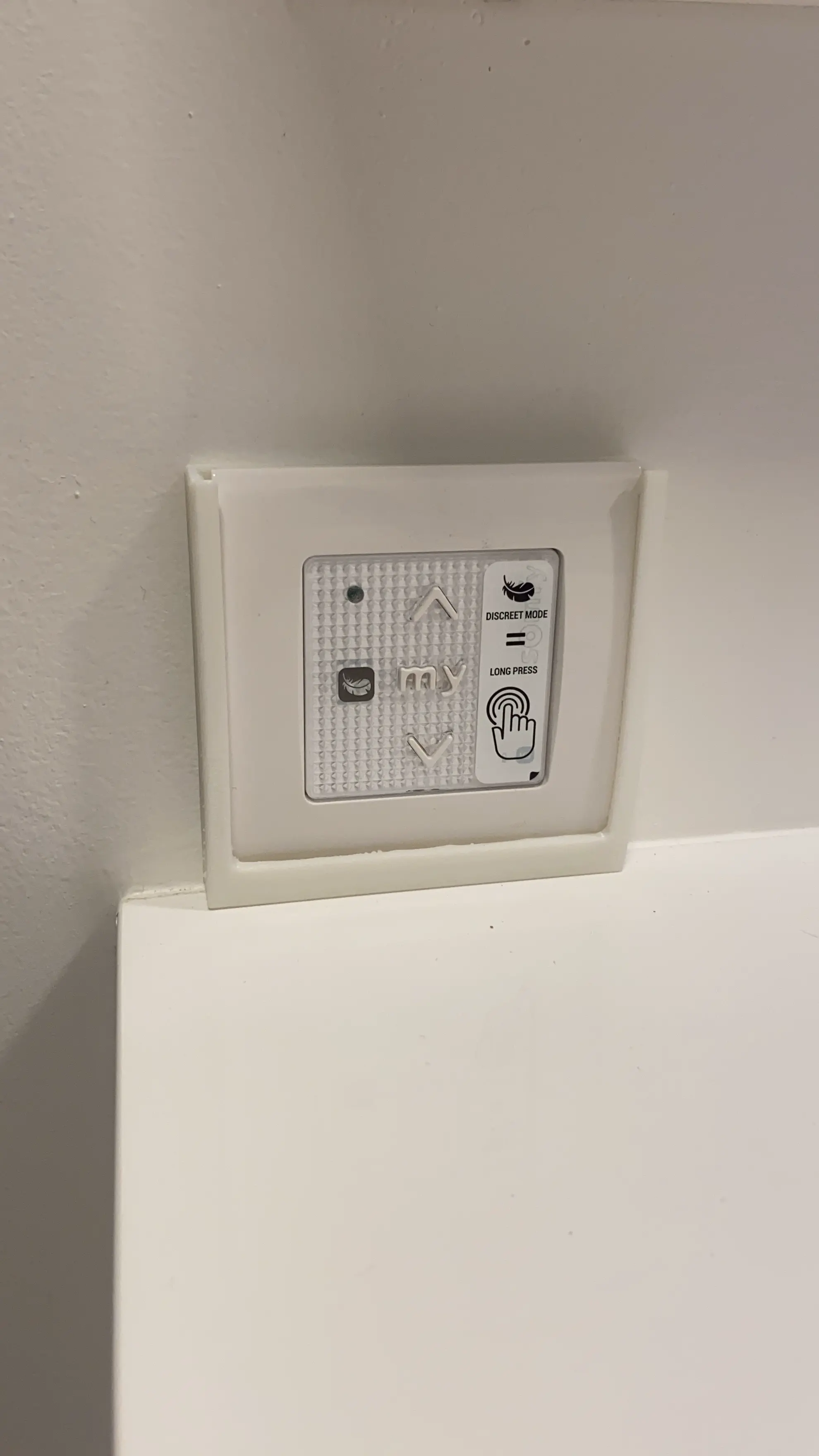 Wandhalterung für eine Somfy Smoove Origin RS100 IO Fernbedienung