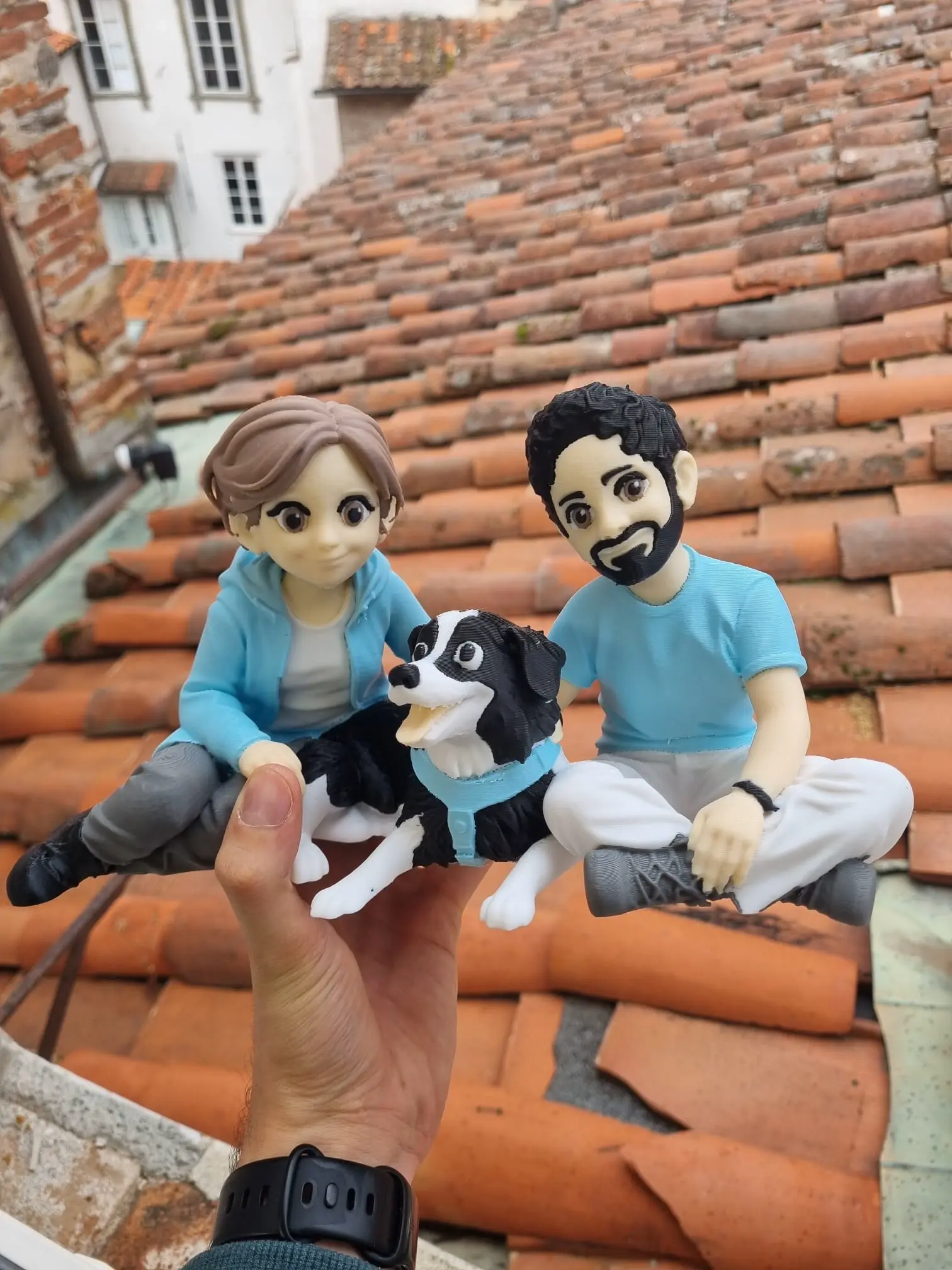 Family with Dog Statue