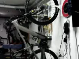 Bike_Rack_Wall_Mount_-_Minimalist-3