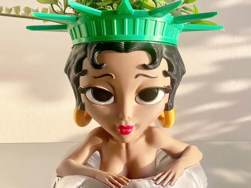 BETTY NEW YORK PLANTER