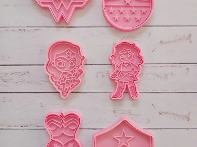MUJER MARAVILLA CORTANTE DE GALLETAS