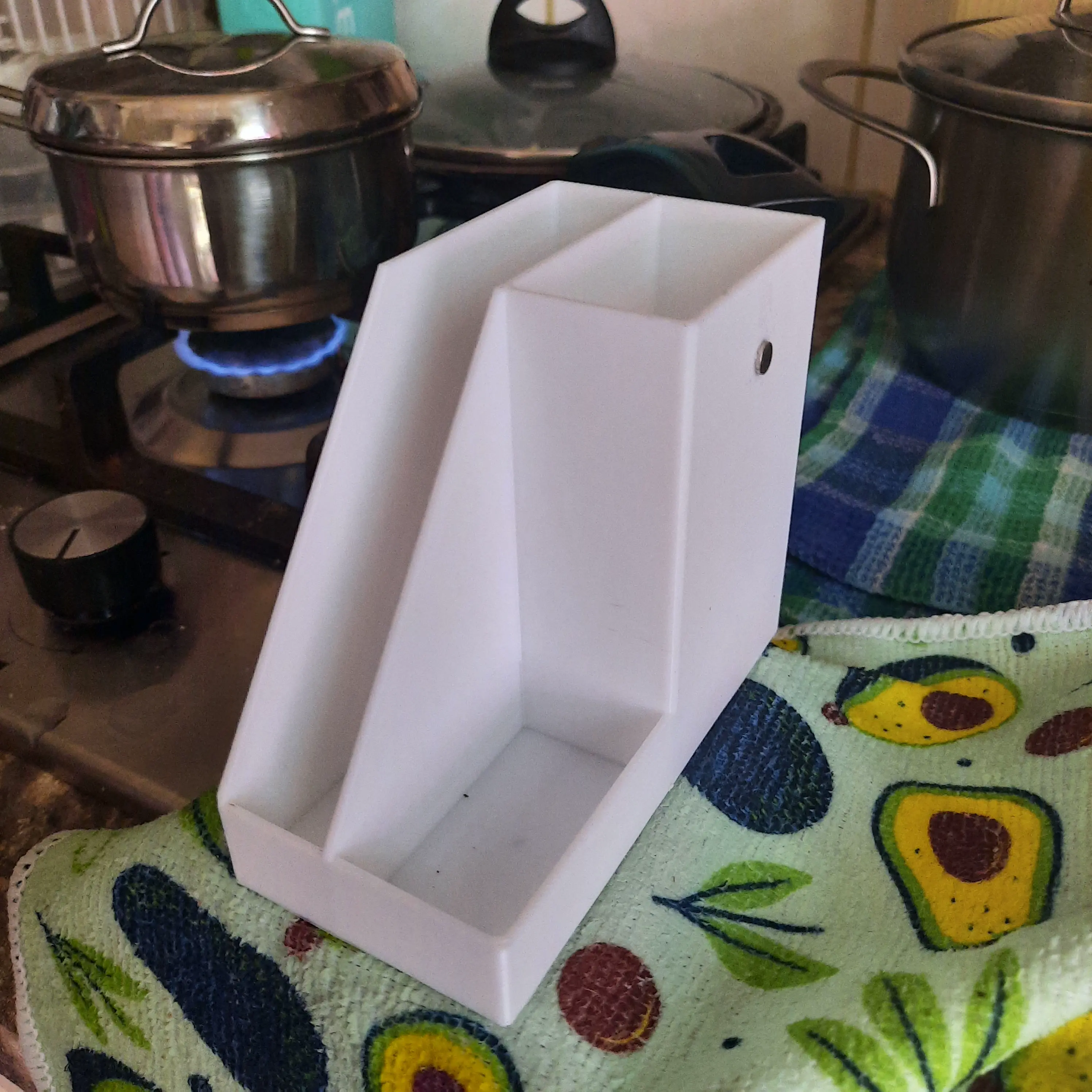 kitchen organizer for notepad, pen and stickers