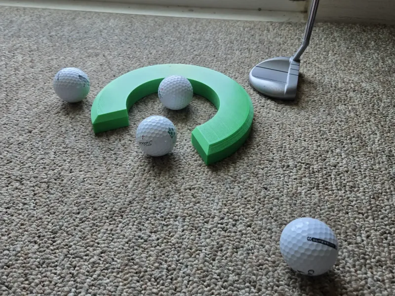 EZ INDOOR PUTTING PRACTICE AID