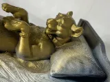 NSFW: lioness in bed-2