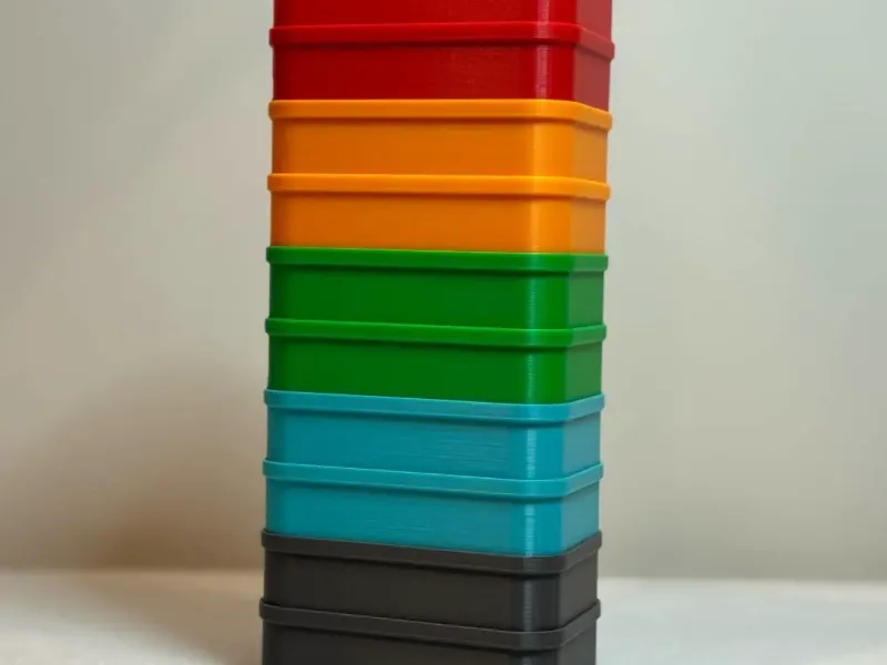 Small parts stacking containers (no supports)