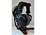Headphone stand (setup themed) by NoycePrints-8