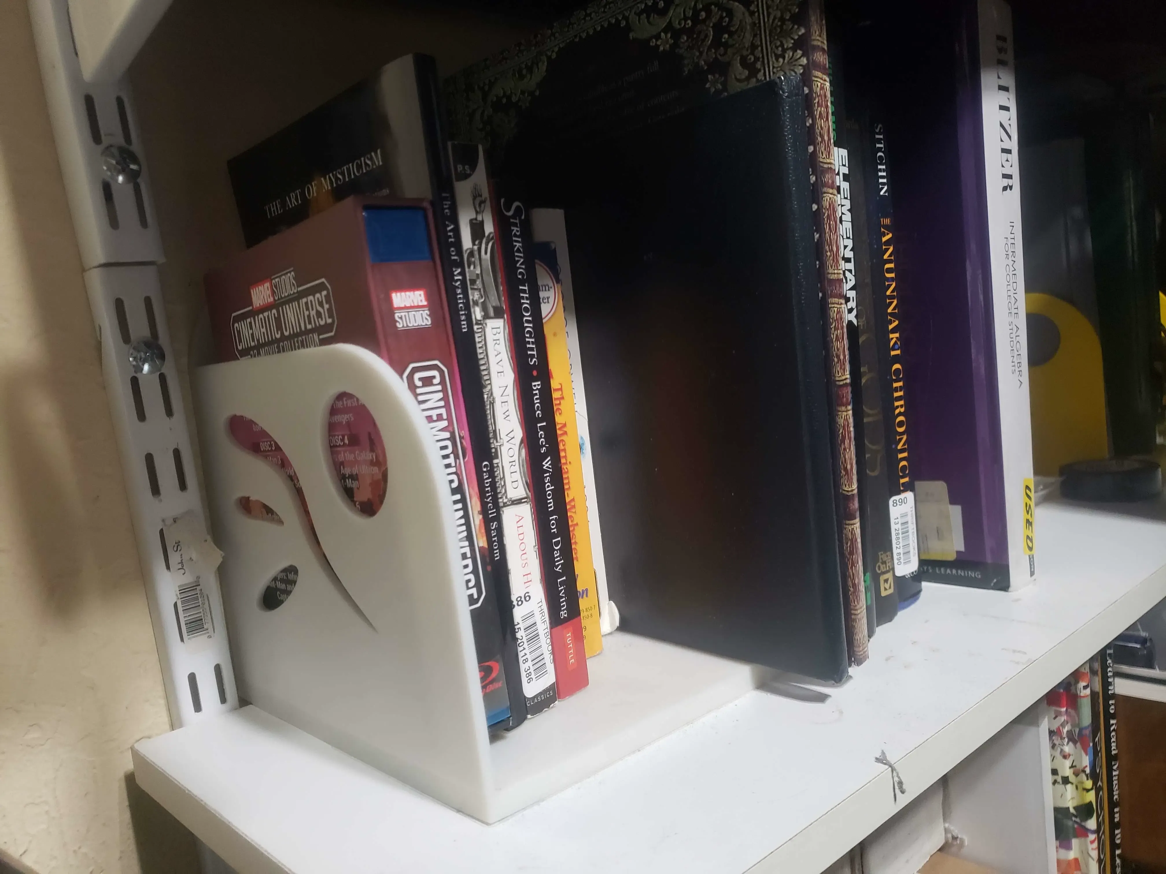 Simple book shelf
