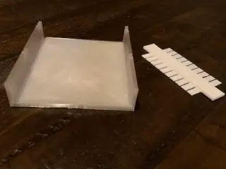 10 tooth comb, and gel holder