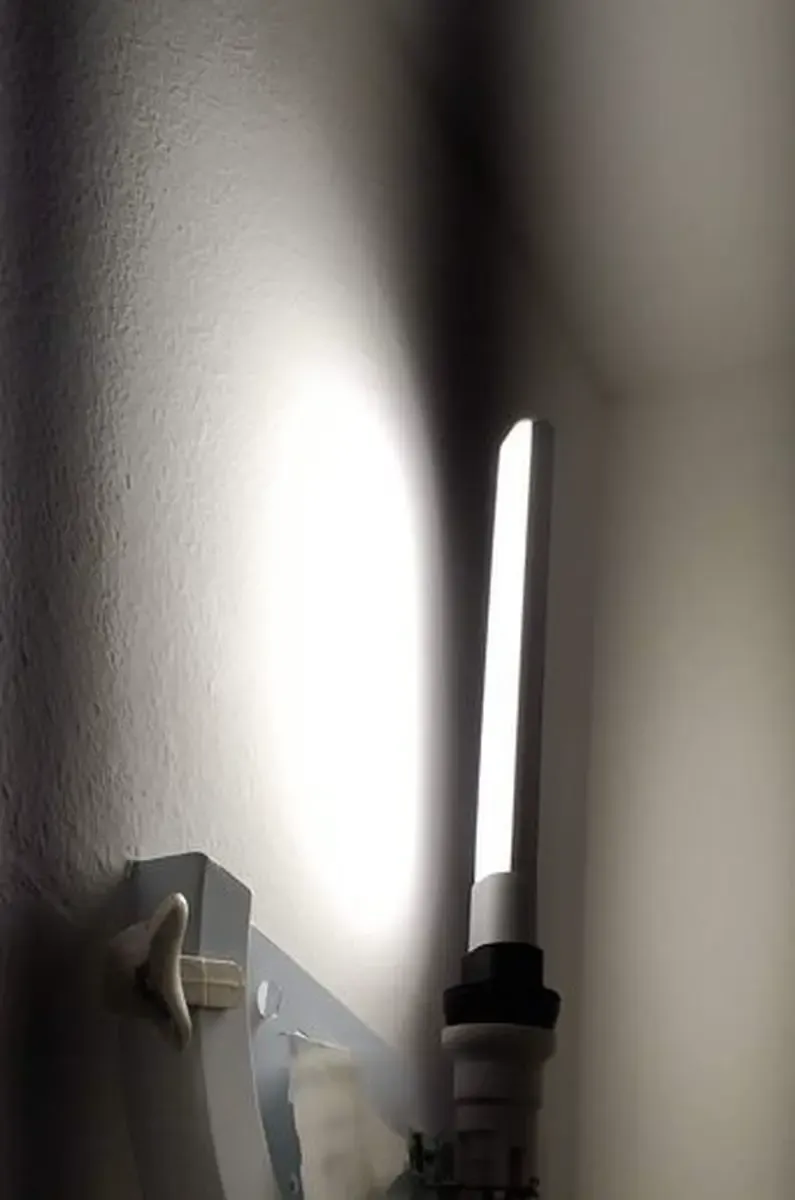 Reciclaggio di una lampadina led G23 a E14