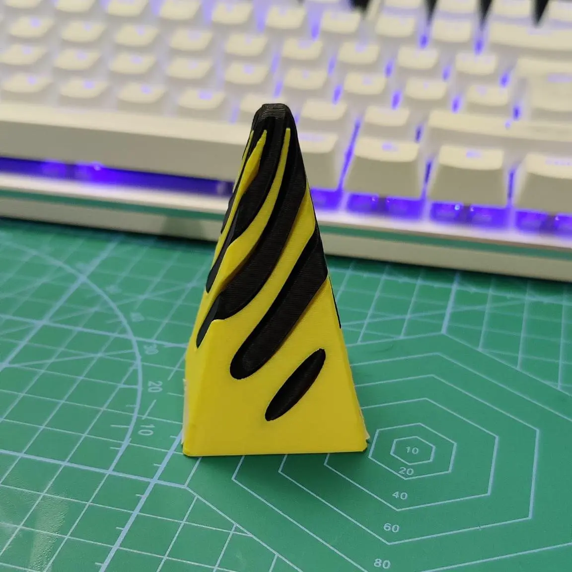 spiral 4sided prism fidget