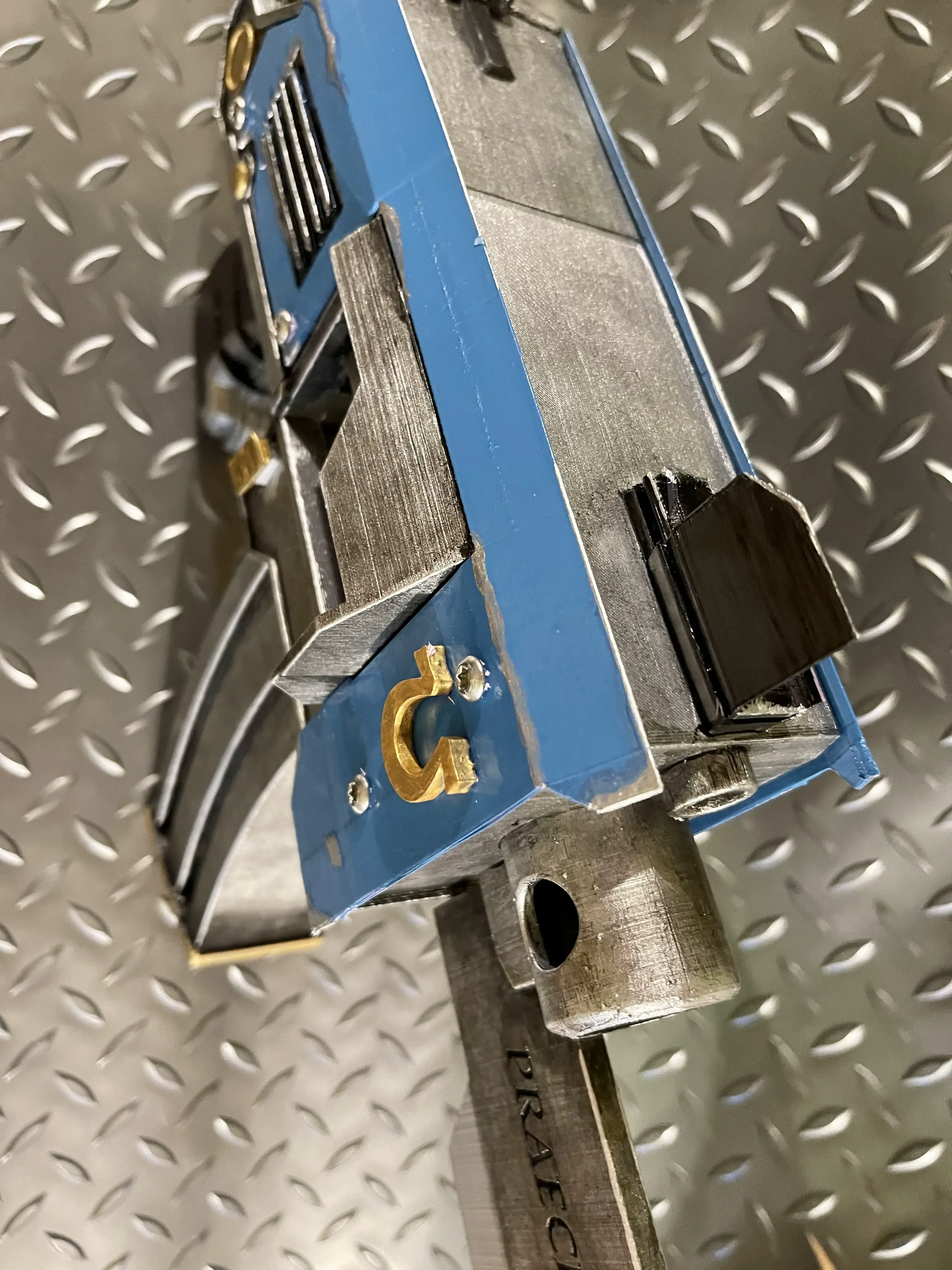 space marine bolt pistol