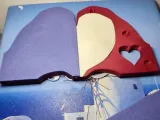Love in Hands-2