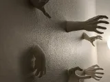 creep hands-0