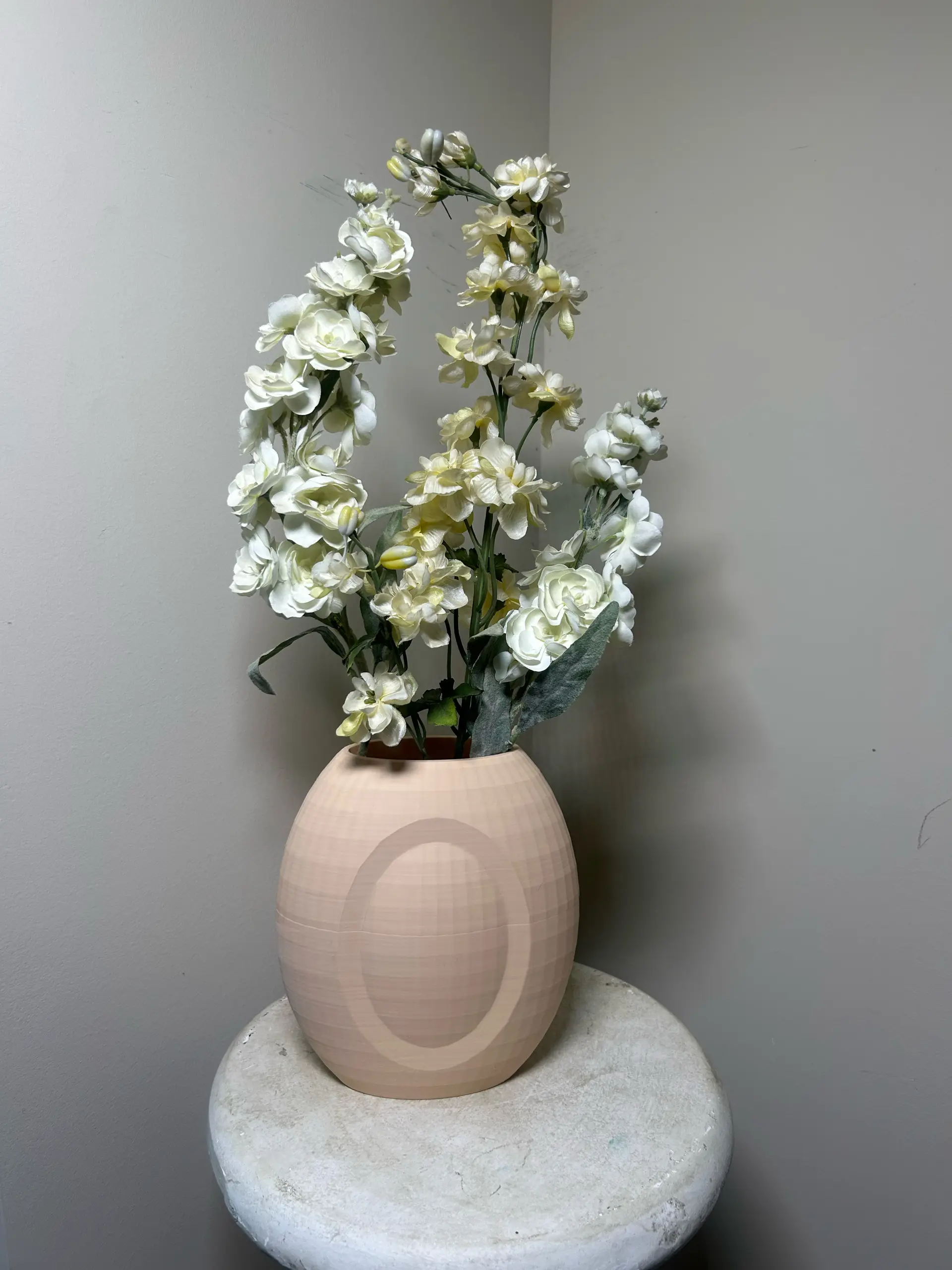 Art Deco. Vase: Oval Eye