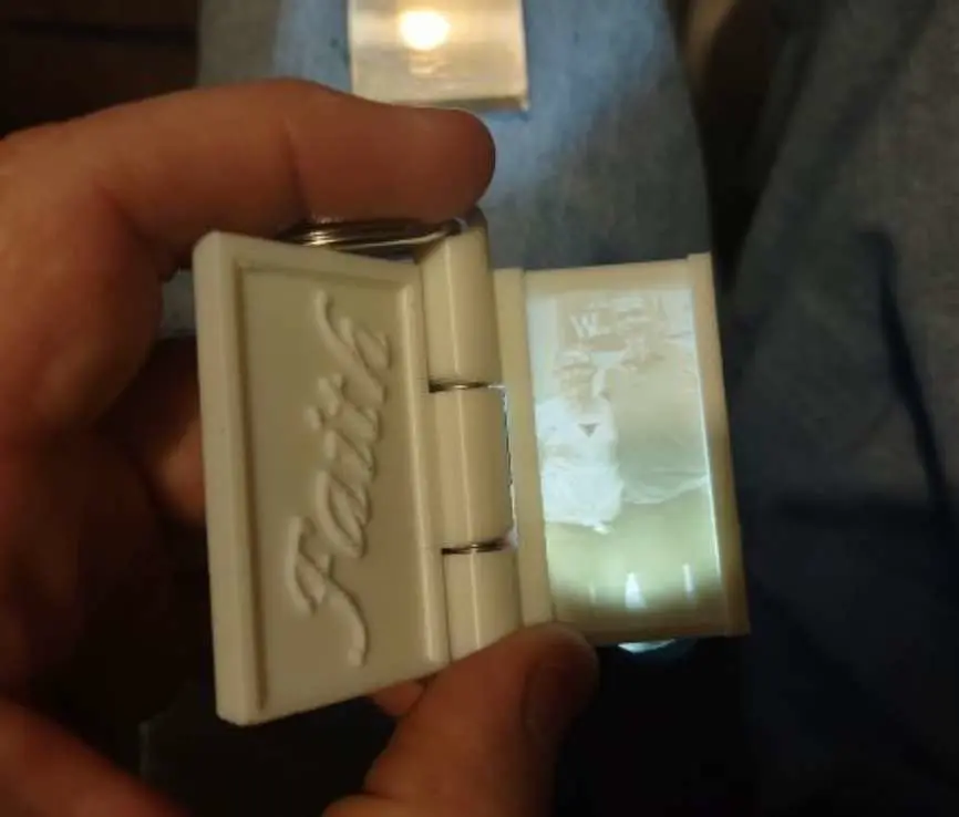 lithophone Book keychain 