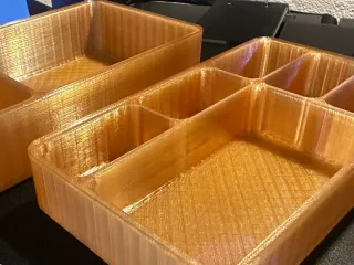 Desk stackable sorting trays for small accessories