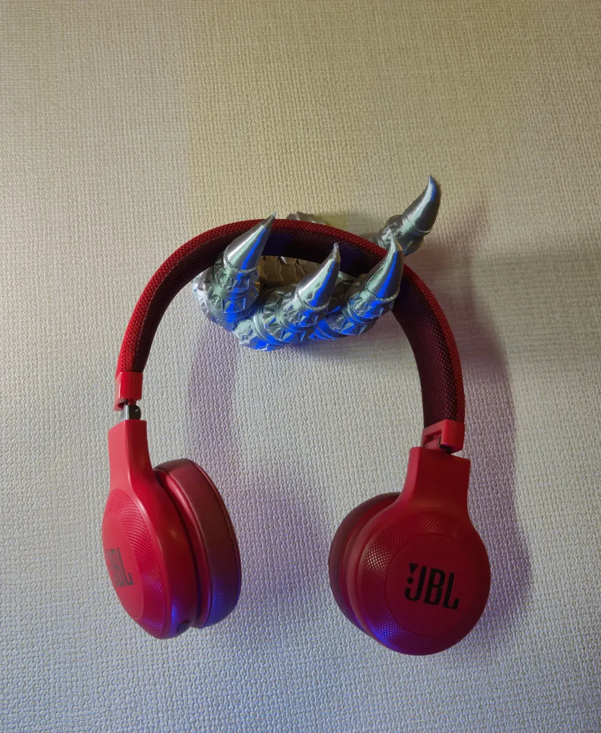 Biomechanical Alien Hand Wall Headphone Stand