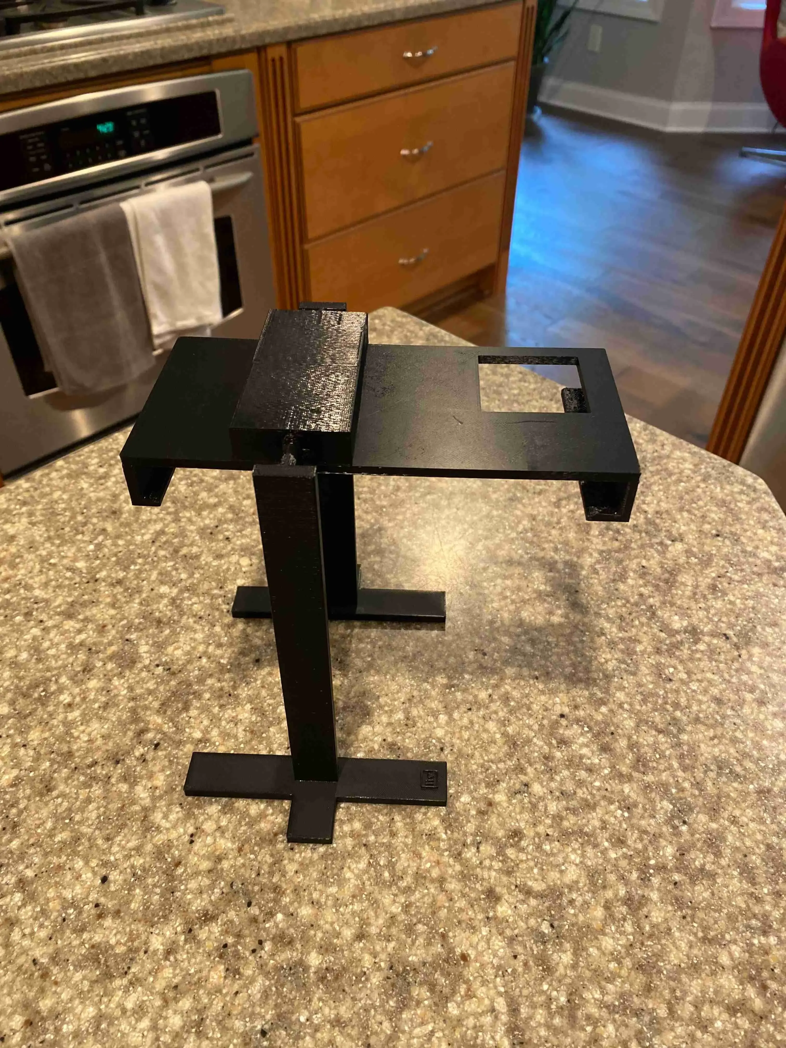 iPhone 14 Pro Max Stand