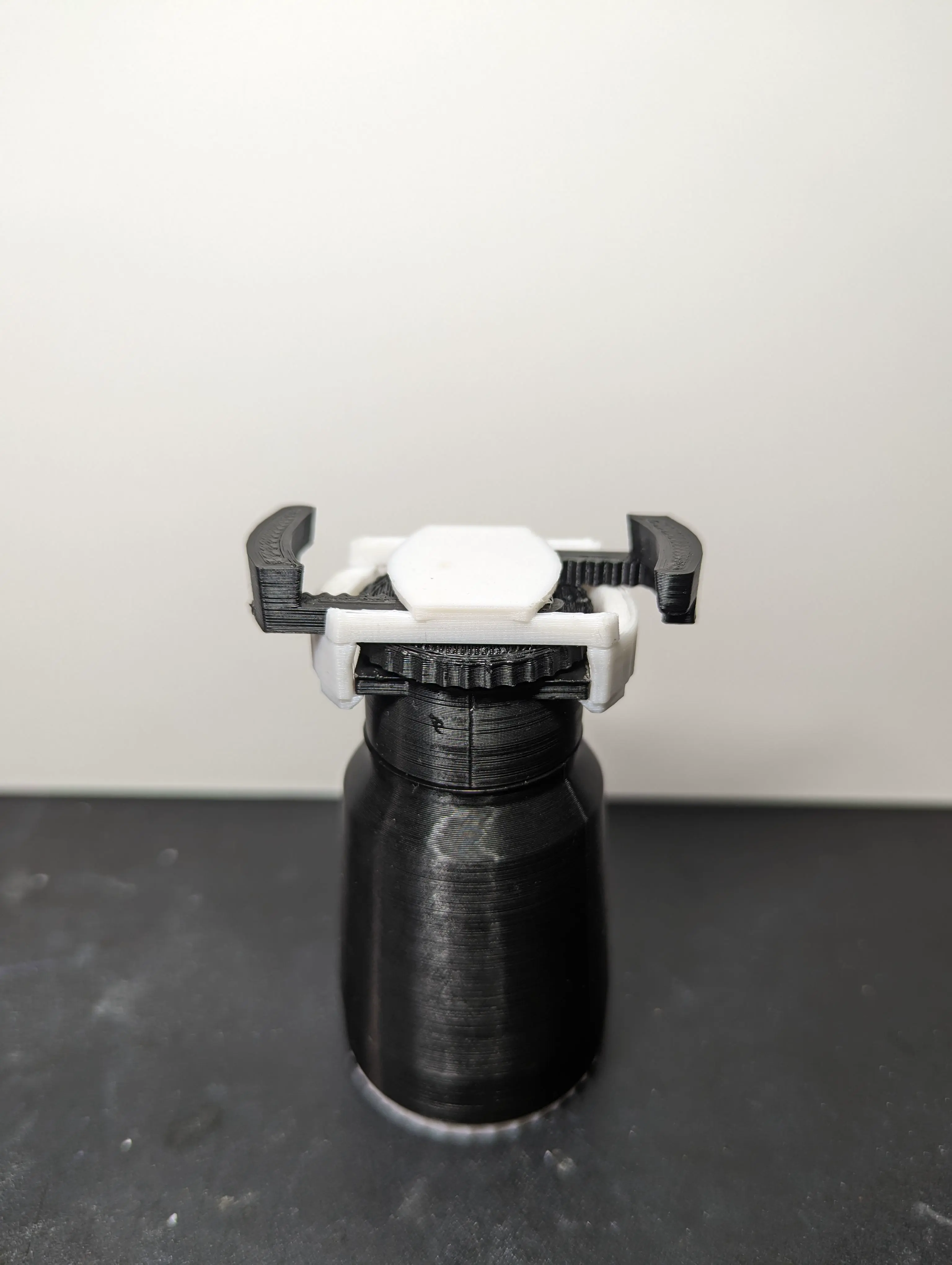 SOPORTE ADAPTABLE PARA PINTAR MINIATURAS