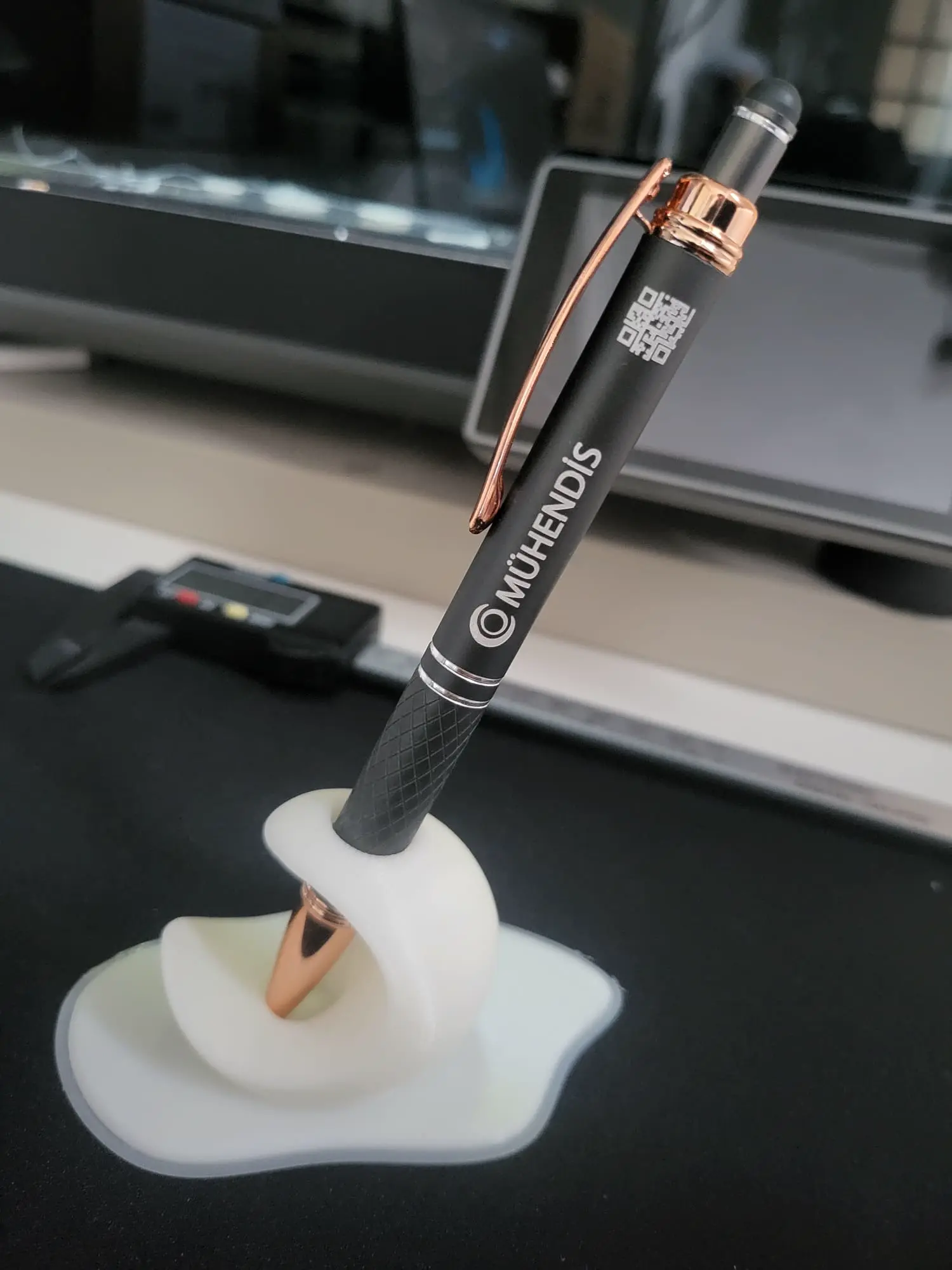 PEN HOLDER MOON