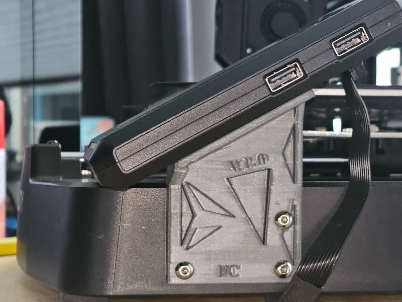Ender 3 V3 SE/KE screen heightening bracket.