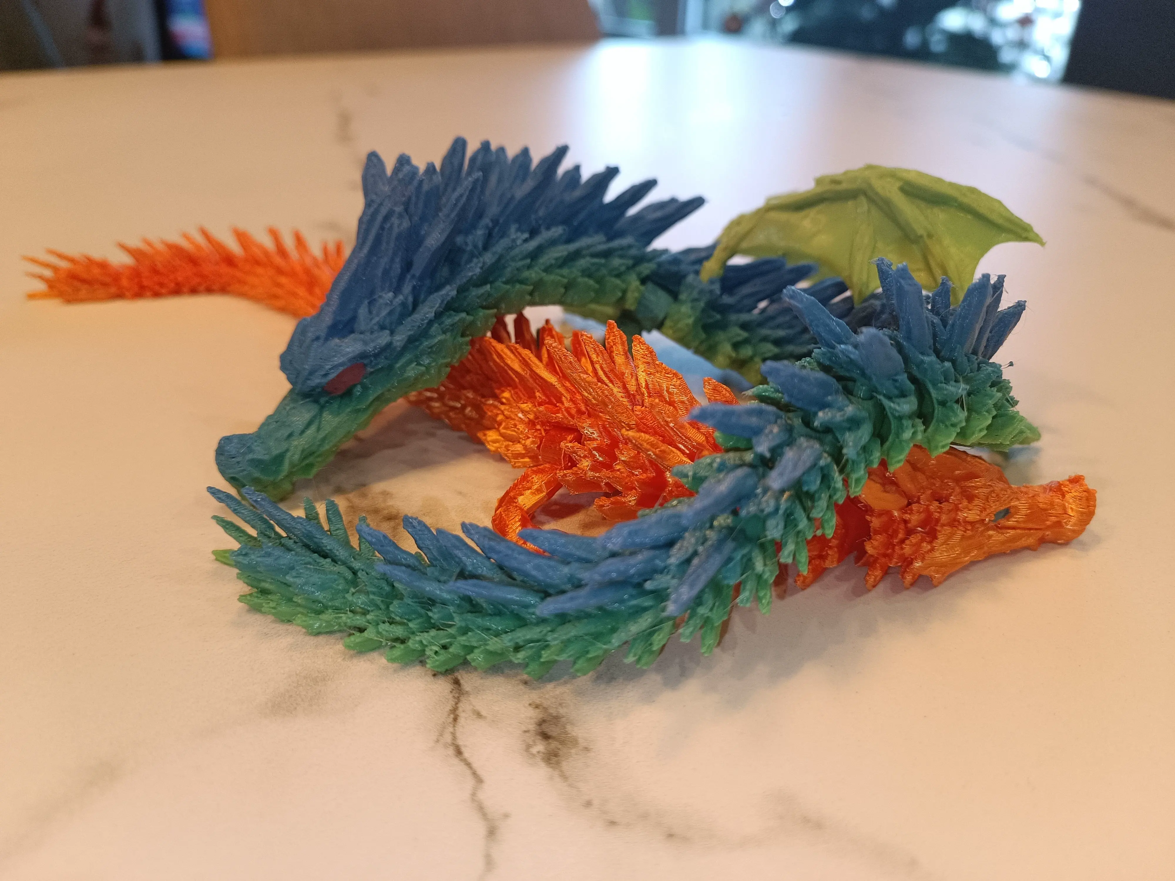 DRAGON ARTICULÉ AILÉ RÉALISTE