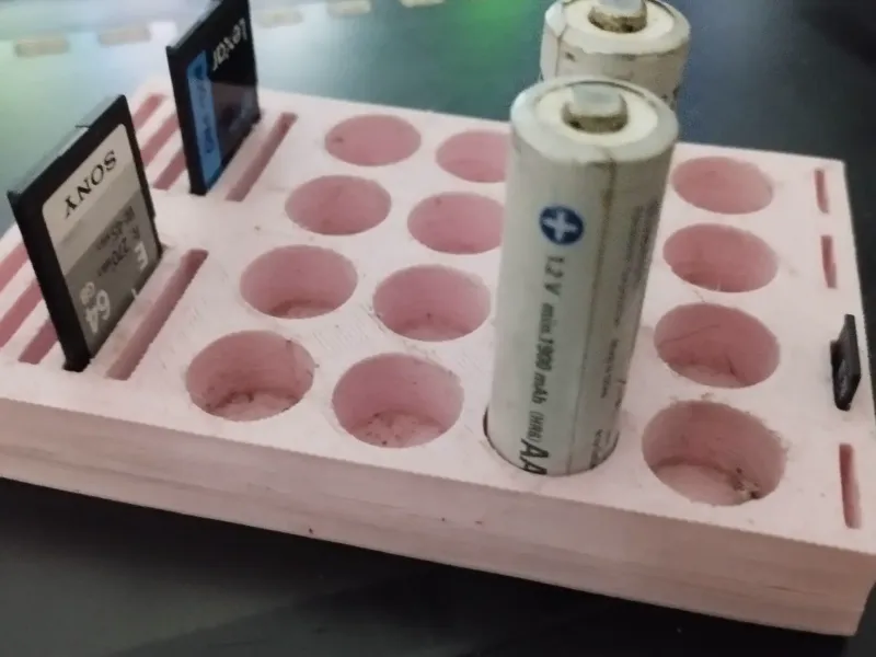 Desktop Holder for SD Cards, Batteries and Micro SD Cards