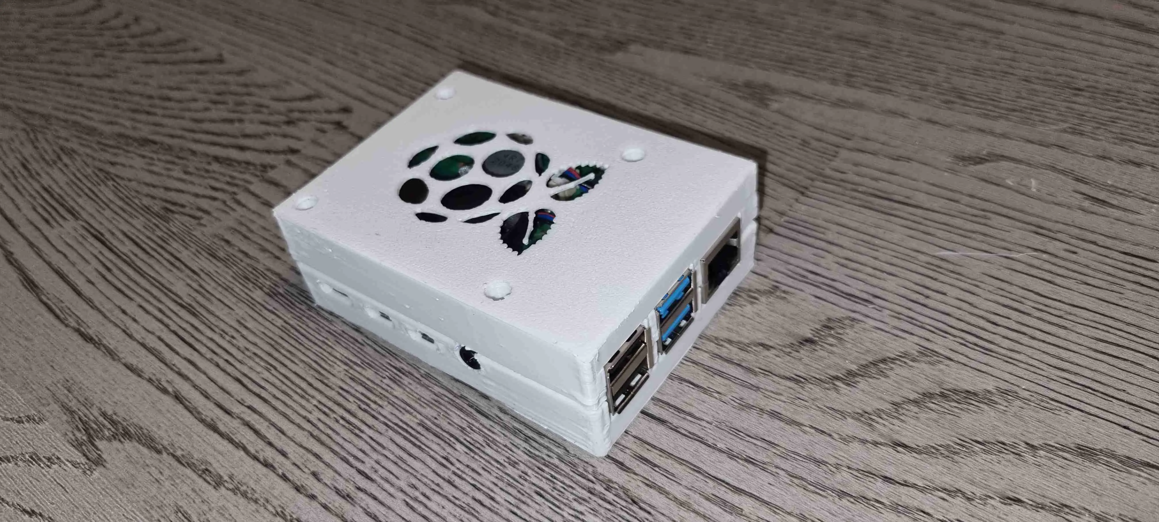 Raspberry pi 4 with POE Hat case