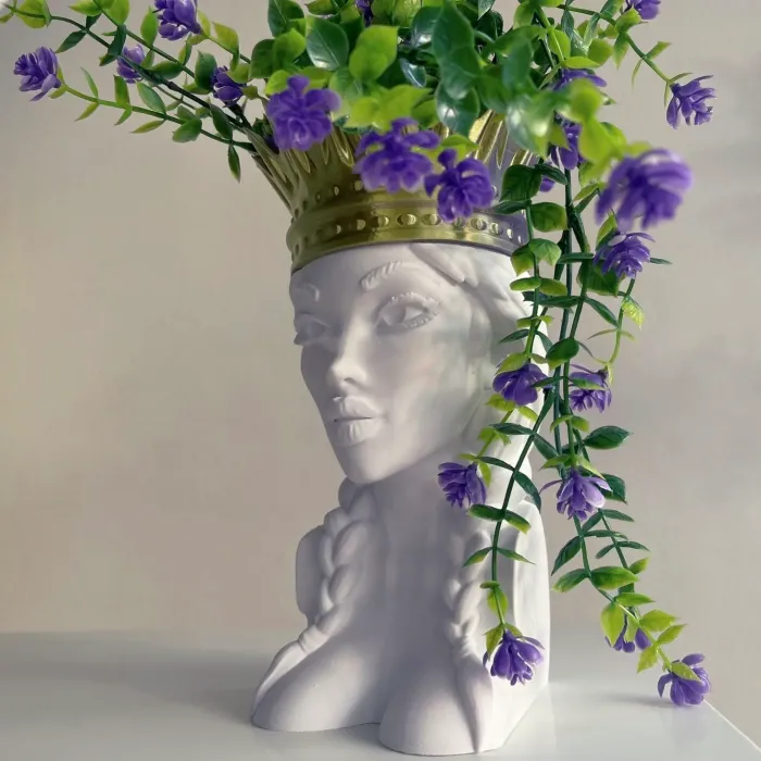 home-decorations-ornaments-stl-download-queen-bust-planterby-oasis3dlab