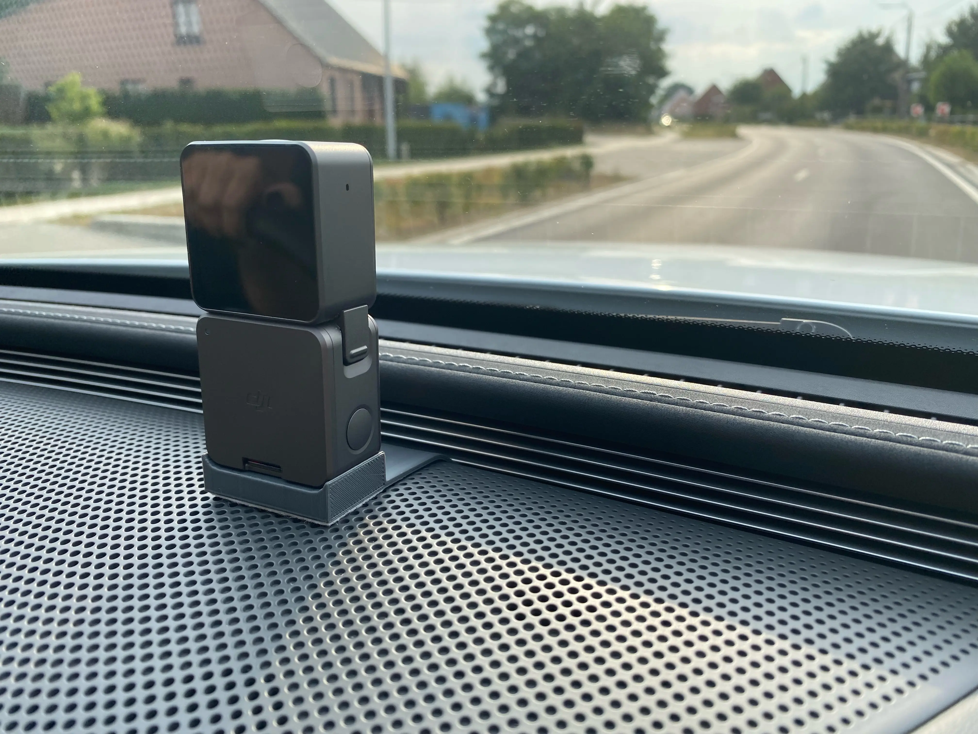 DJI Action2 dashcam Mercedes Benz EQC