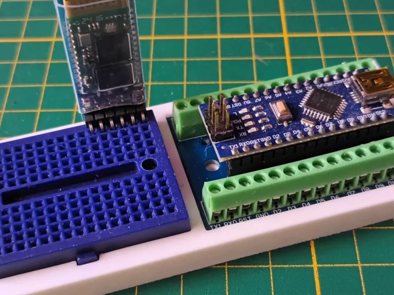 Supporto per breadboard per Arduino Nano in 2 varianti